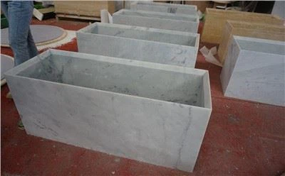 Pierre Carrara Vit Marmor Soffbord Kina