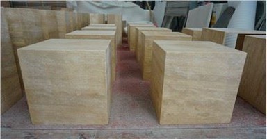 Romersk travertinkub sidobordsmontering